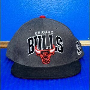 Men’s Mitchell & Ness Chicago Bulls SnapBack Hat Hardwood Classics